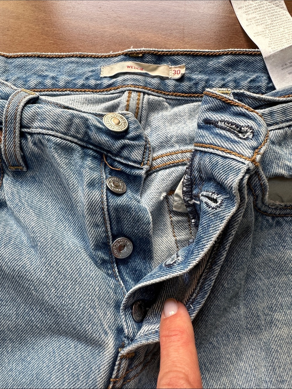 Levis Light Blue Women's High-Rise Jeans 30 - Picture 4 of 15